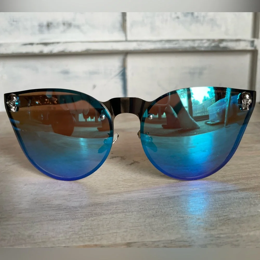 Unisex Skull Sunglasses NWOT